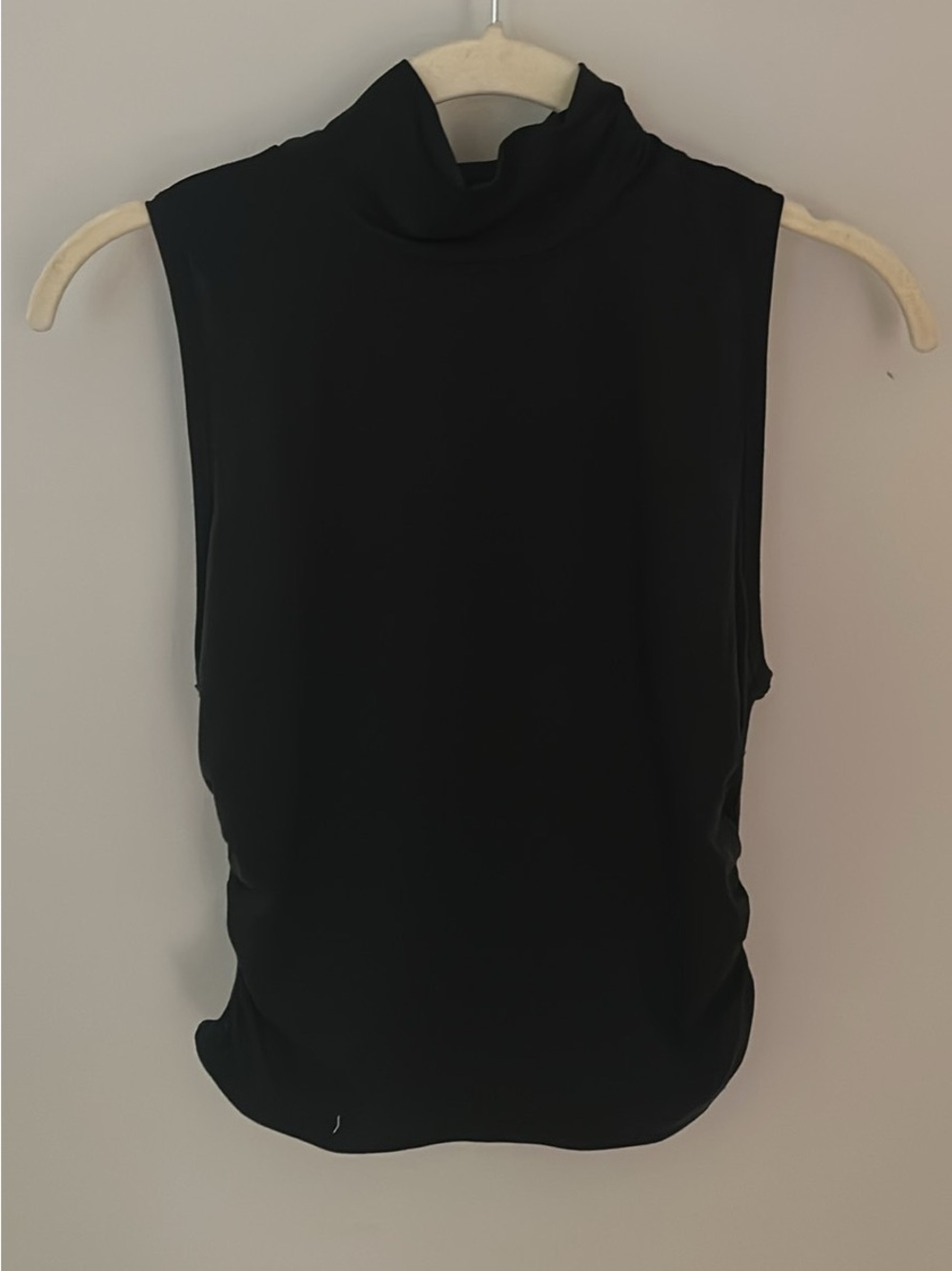 Lululemon Black Sleeveless Mock Neck Top Size 2